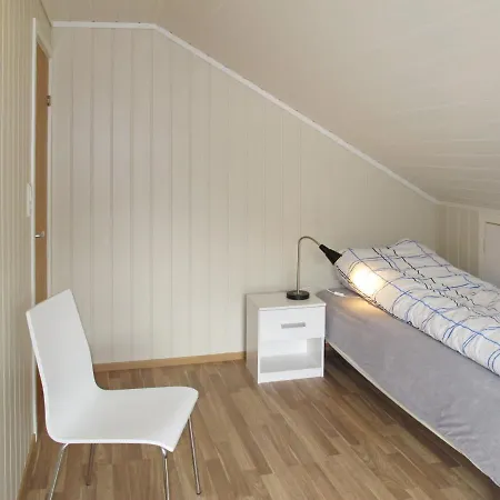 Holiday Sjostrand - Fjh613